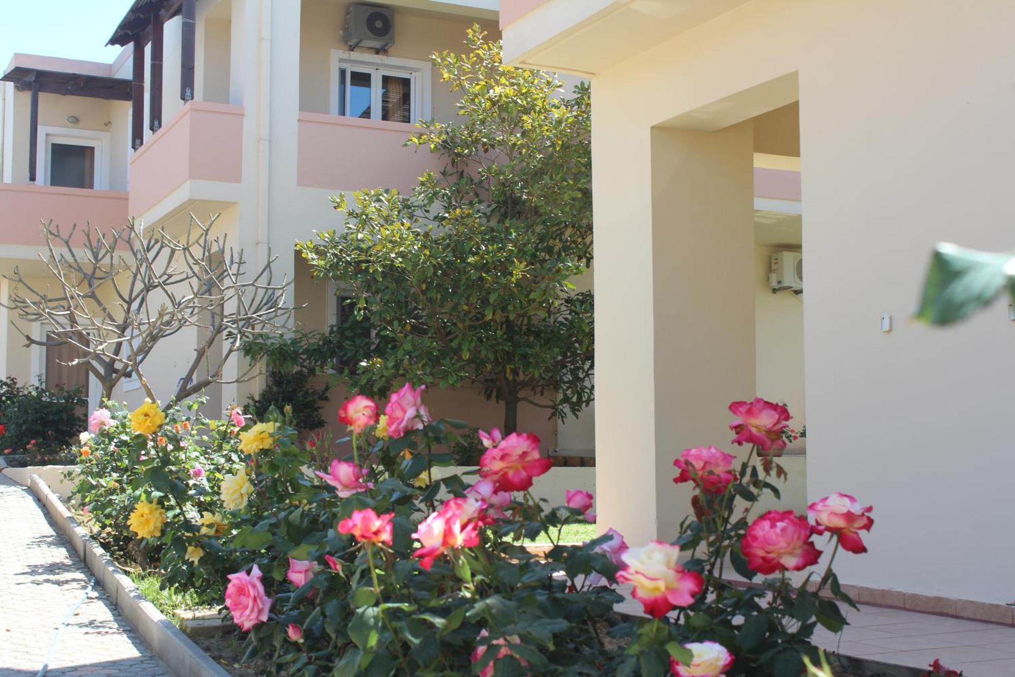 Evdokia Αpartments & Dimitra Village Agia Marina Exterior foto